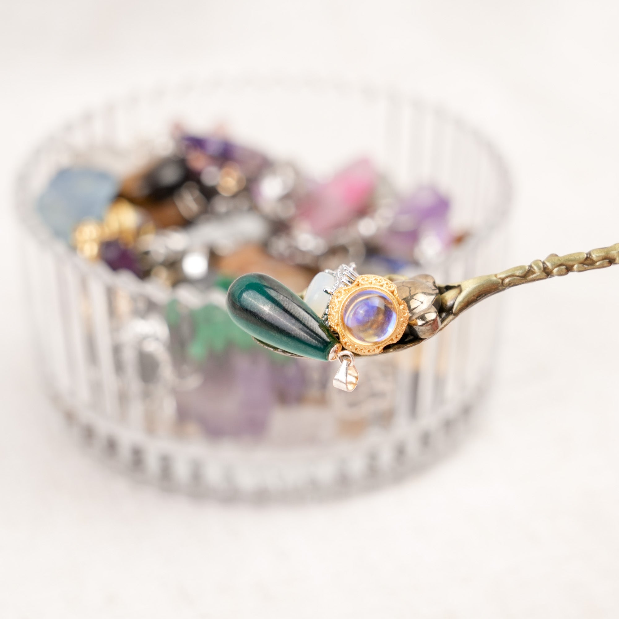 Crystal Pendant Confetti