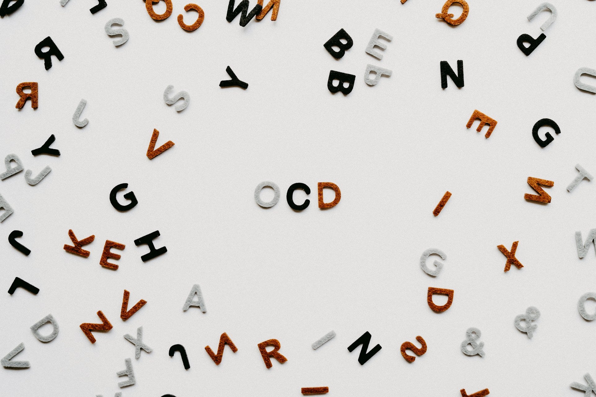 Living with OCD: Comprehensive Guide to Symptoms, Effects, and Holistic Healing Methods