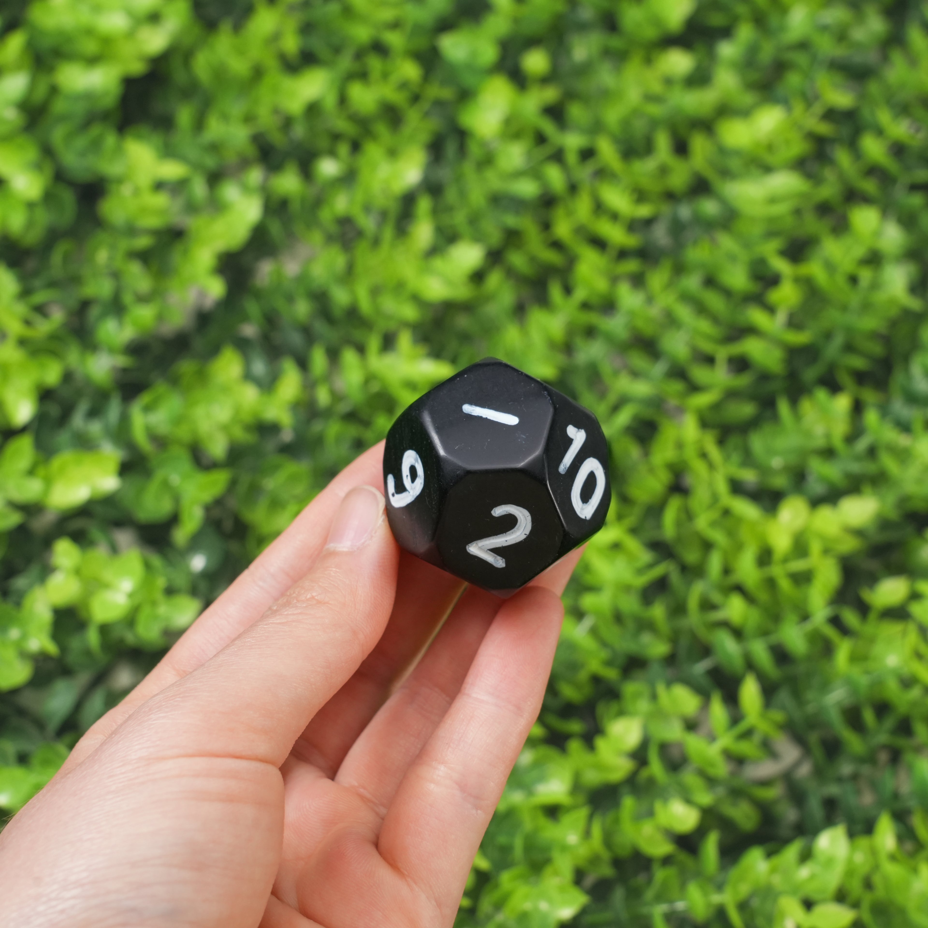 Natural Crystal D12 Dice, 12-Sided Gemstone Divination Dice, Hand Carved Stone Dice for Divination, D&D, Tabletop Games & Witchcraft