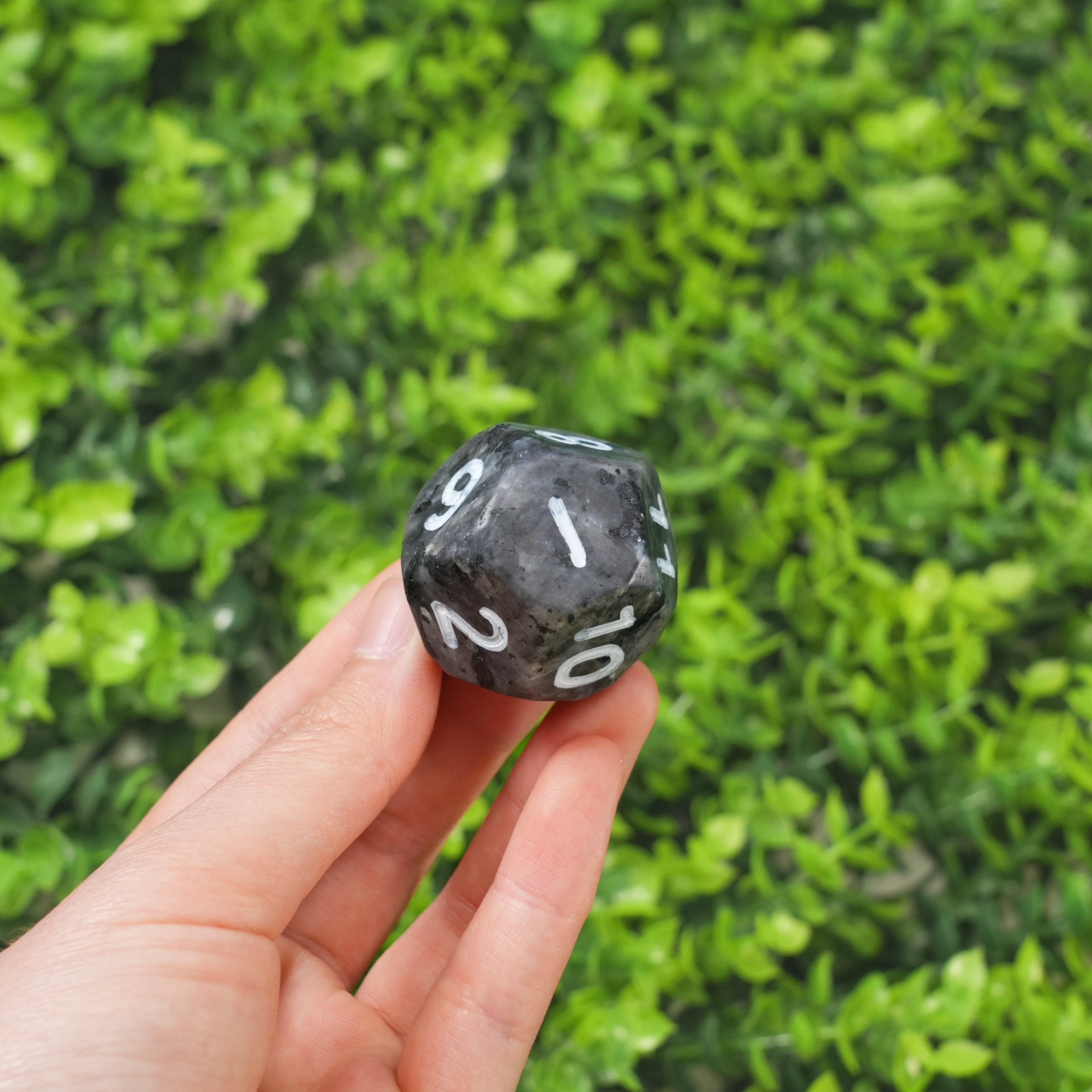Natural Crystal D12 Dice, 12-Sided Gemstone Divination Dice, Hand Carved Stone Dice for Divination, D&D, Tabletop Games & Witchcraft