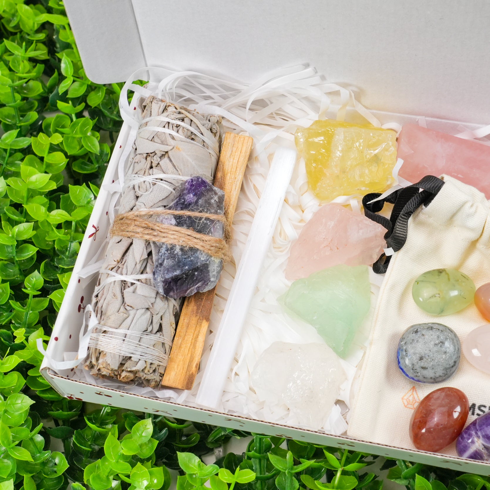 Crystal Healing Gift Box, Natural Crystal Set for Wellness, Relaxation & Positive Energy - Perfect Gift for Self-Care