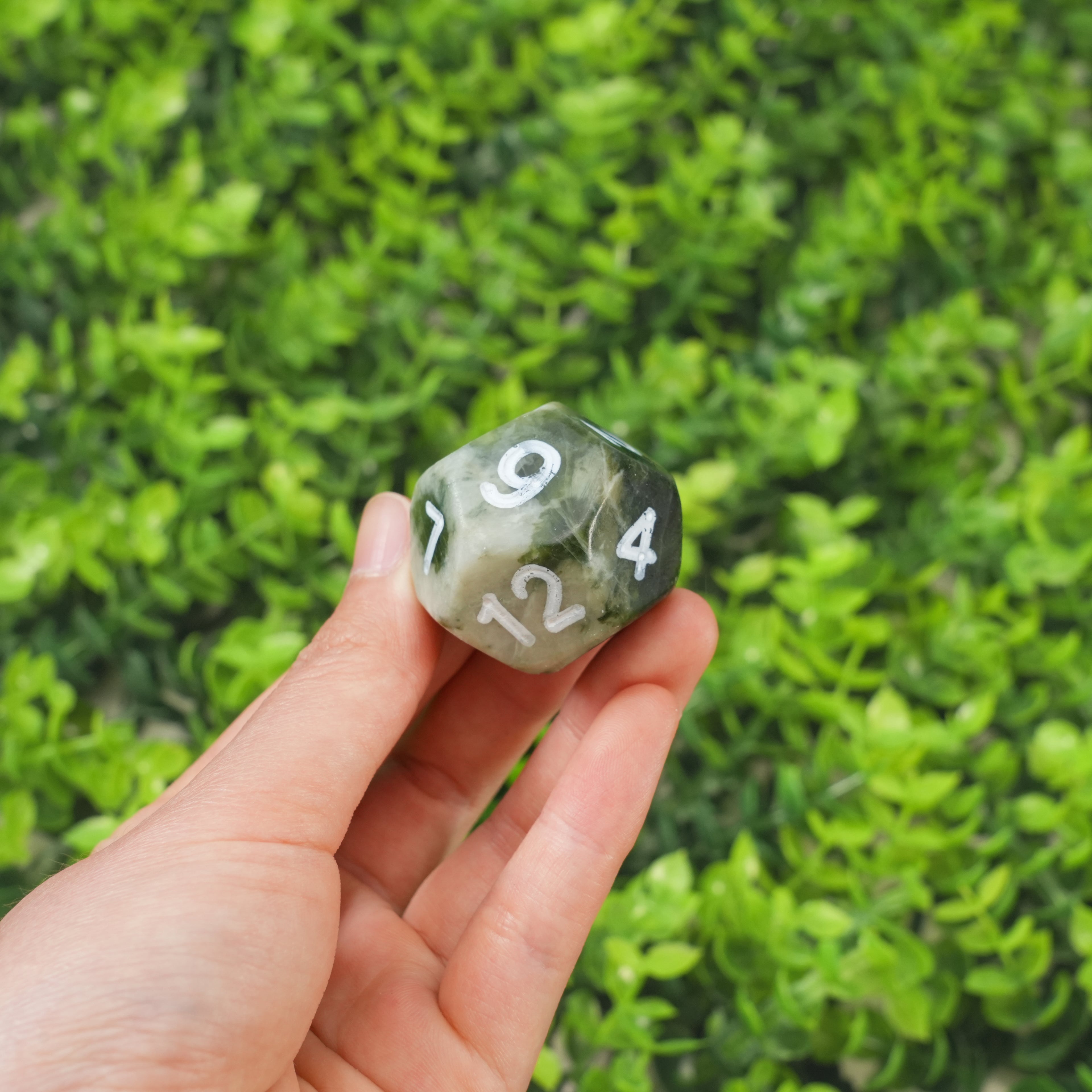 Natural Crystal D12 Dice, 12-Sided Gemstone Divination Dice, Hand Carved Stone Dice for Divination, D&D, Tabletop Games & Witchcraft