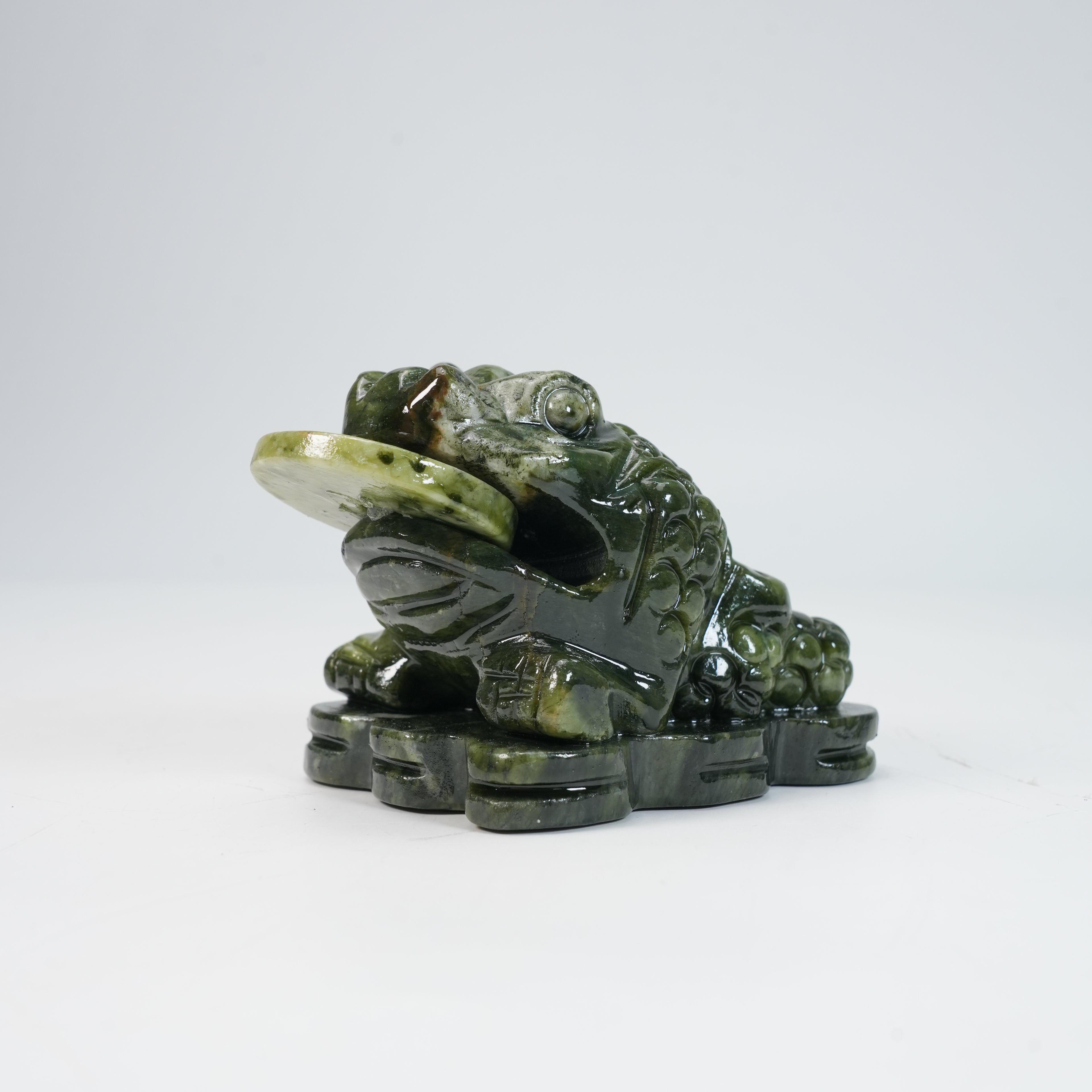 Natural Green Jade Money Frog Statue - Feng Shui Chan Chu for Wealth & Prosperity, 4.3" Hand-Carved Crystal Toad Figurine for Home Office Luck