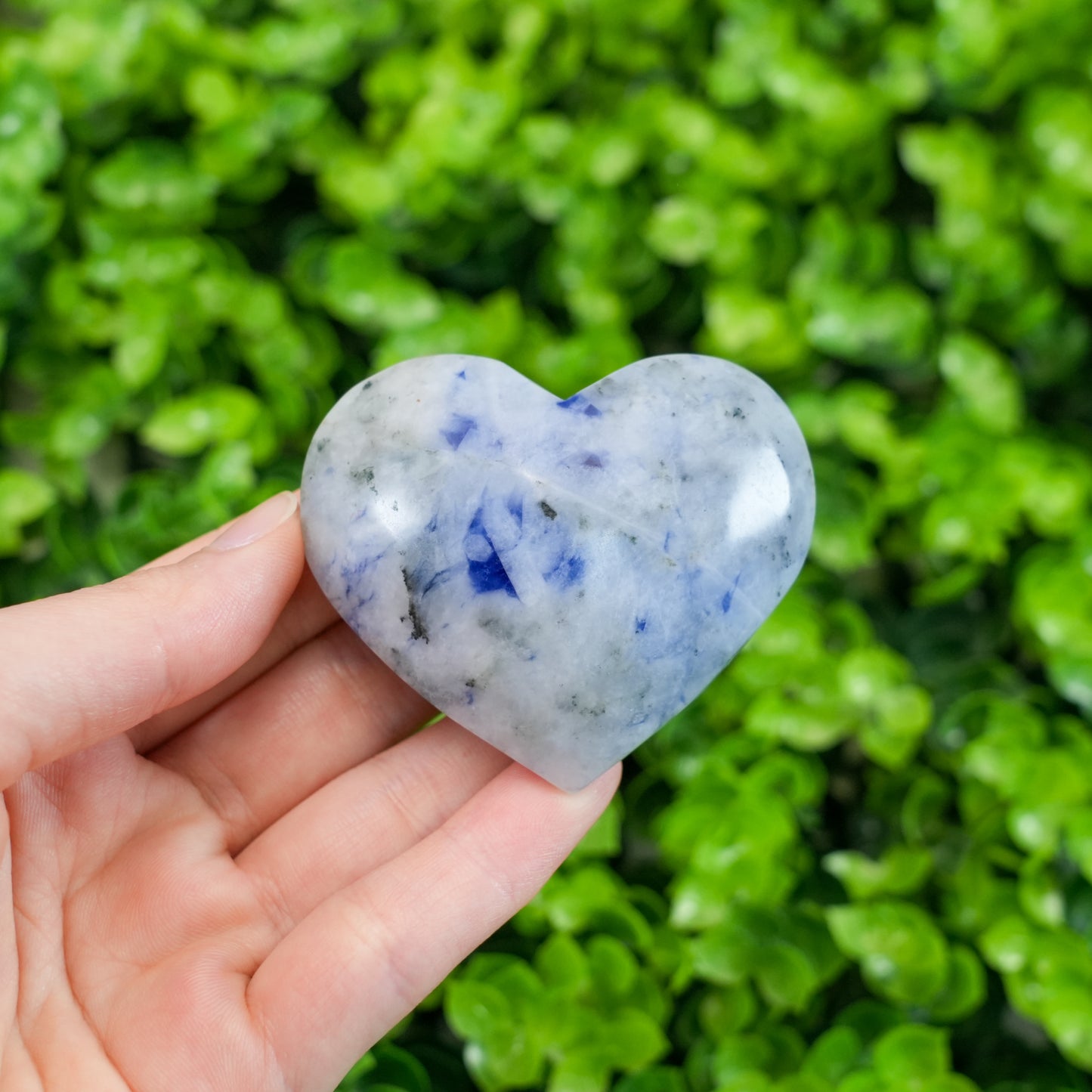 Sodalite Heart Crystal – Calm Energy & Intuition Worry Ston