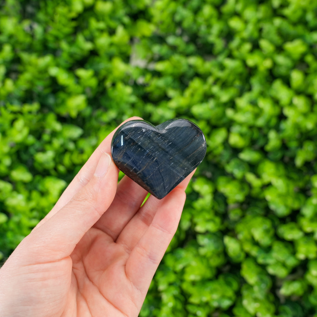 Blue Tiger's Eye Heart Crystal, Polished Heart-Shaped Worry Stone for Anxiety Relief, Reiki Healing Crystal, Meditation Pocket Stone, Spiritual Gift for Her