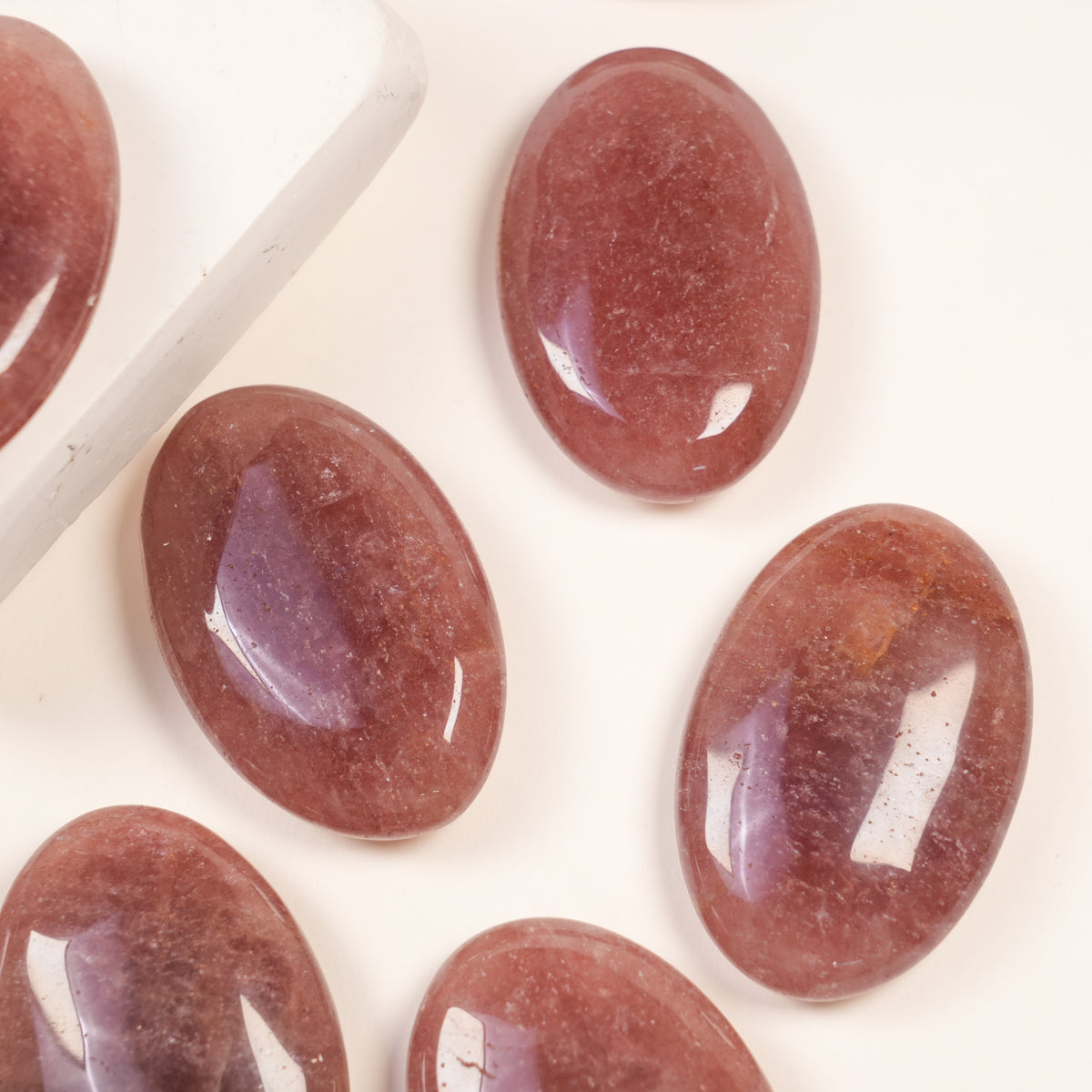 Natural Strawberry Quartz Palm Stone, Polished Oval Worry Stone, Healing Crystal Pocket Stone for Meditation, Chakra Energy Balancing & Spiritual Gift