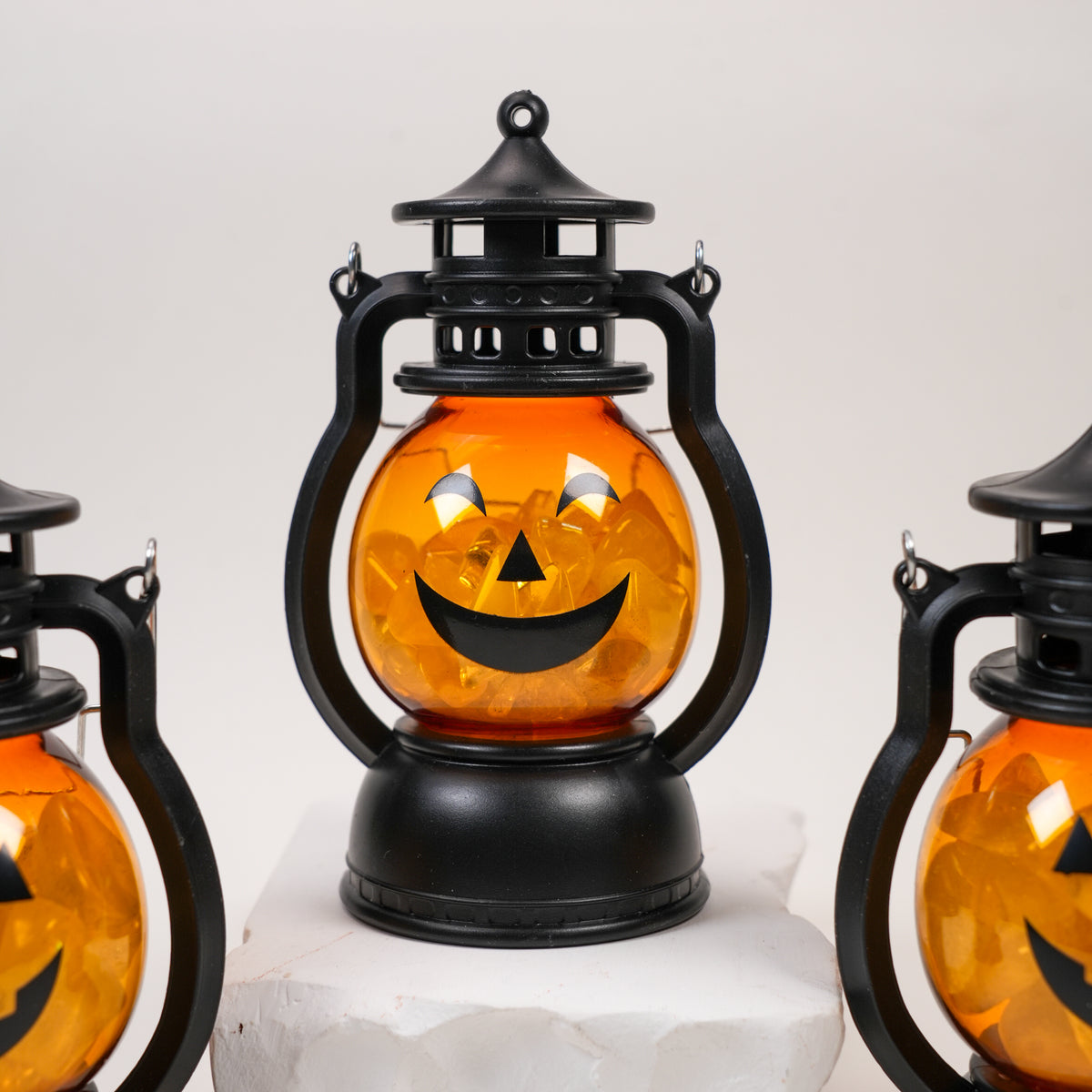 Halloween Pumpkin Face Mini Crystal Lantern, Portable LED Decorative Oil Lamp, Retro Small Hanging Lantern for Halloween Party Tabletop Home Decor