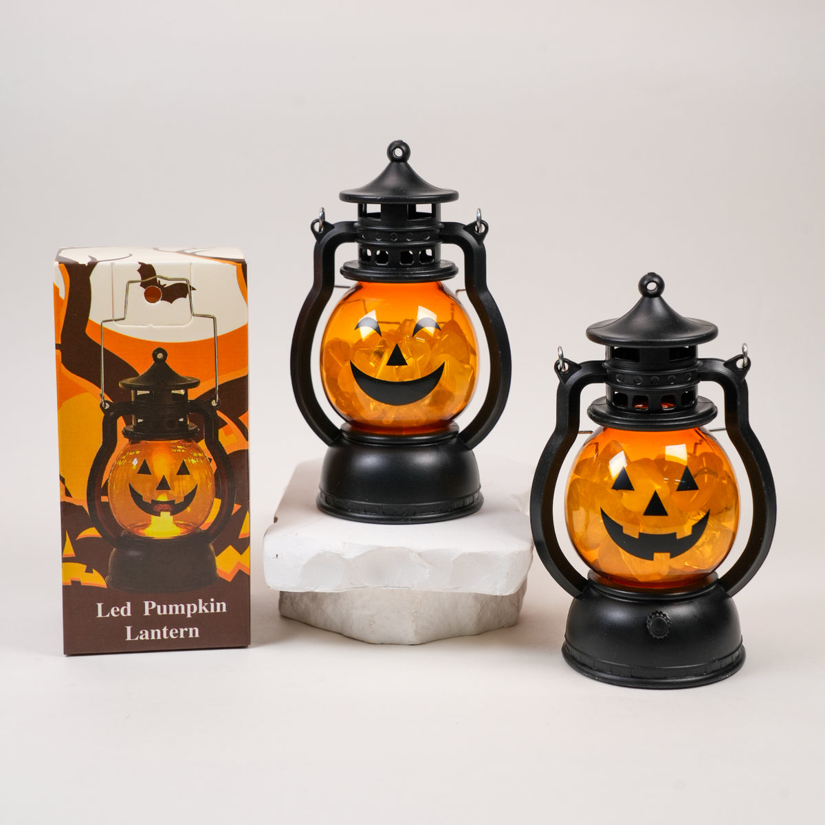 Halloween Pumpkin Face Mini Crystal Lantern, Portable LED Decorative Oil Lamp, Retro Small Hanging Lantern for Halloween Party Tabletop Home Decor