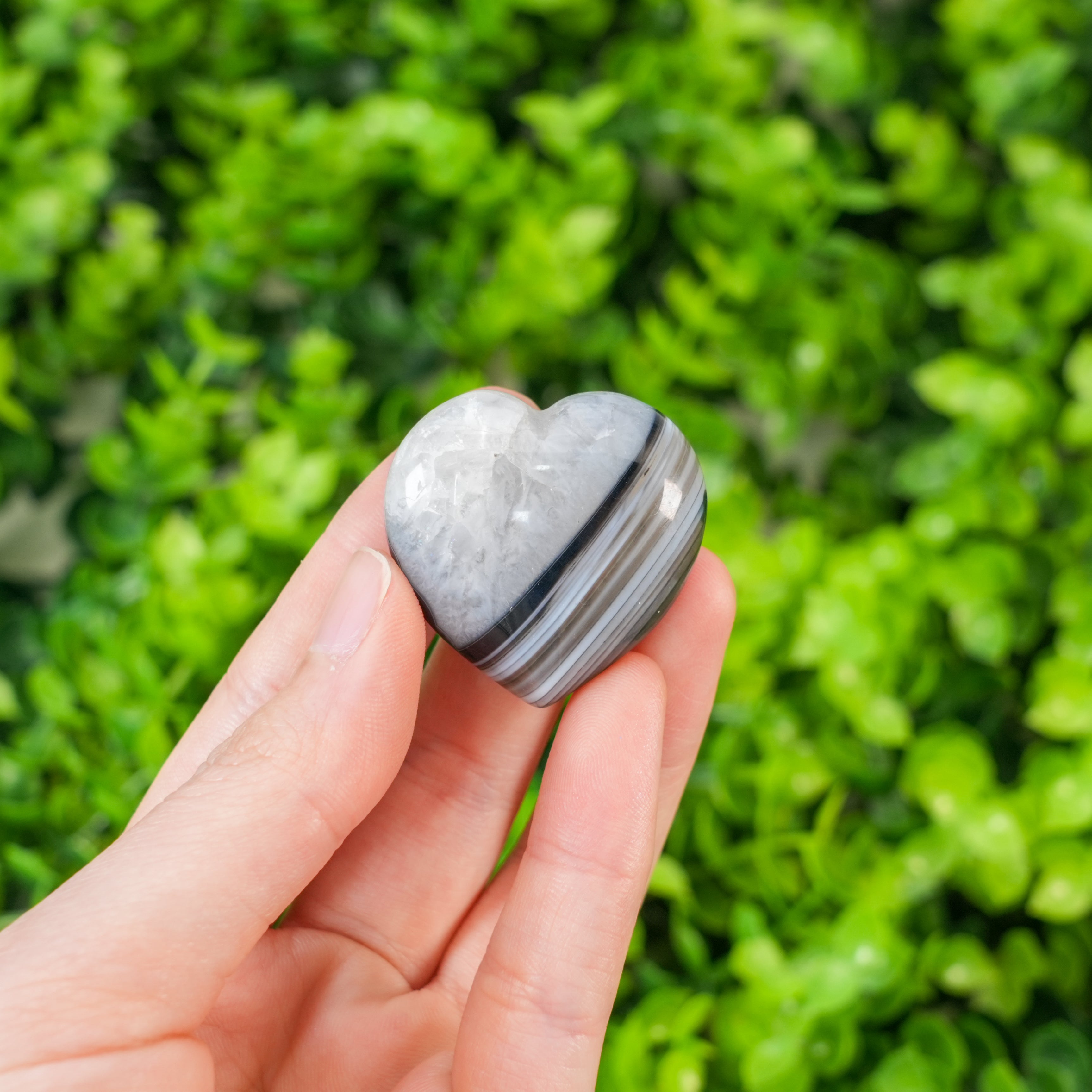 Mini Black Sardonyx Heart Stone Unique Natural Pattern Heart-Shaped Crystal