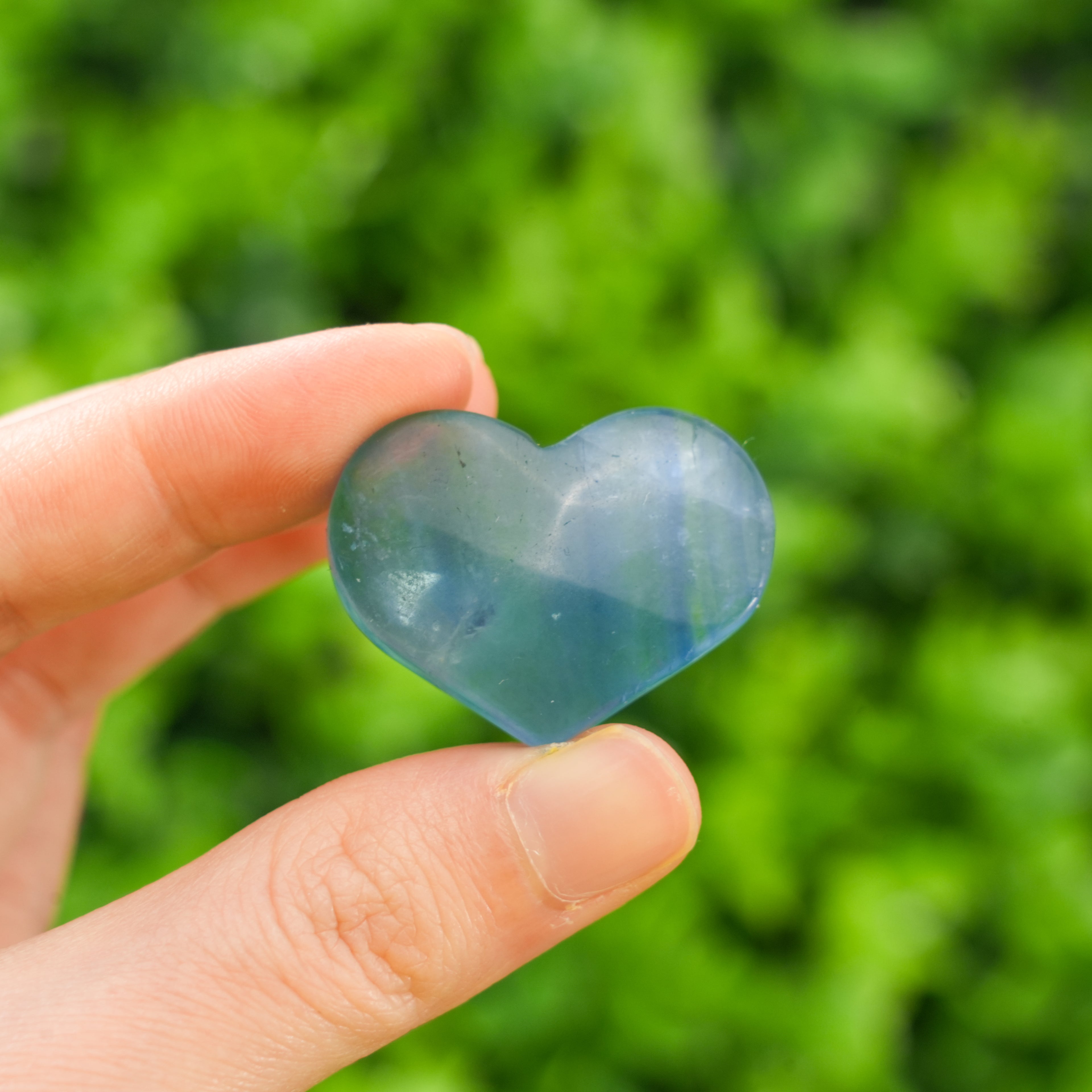 Natural Blue Fluorite Heart Stone - Hand-Polished Crystal Heart, Healing Crystals for Anxiety, Reiki Meditation Decor