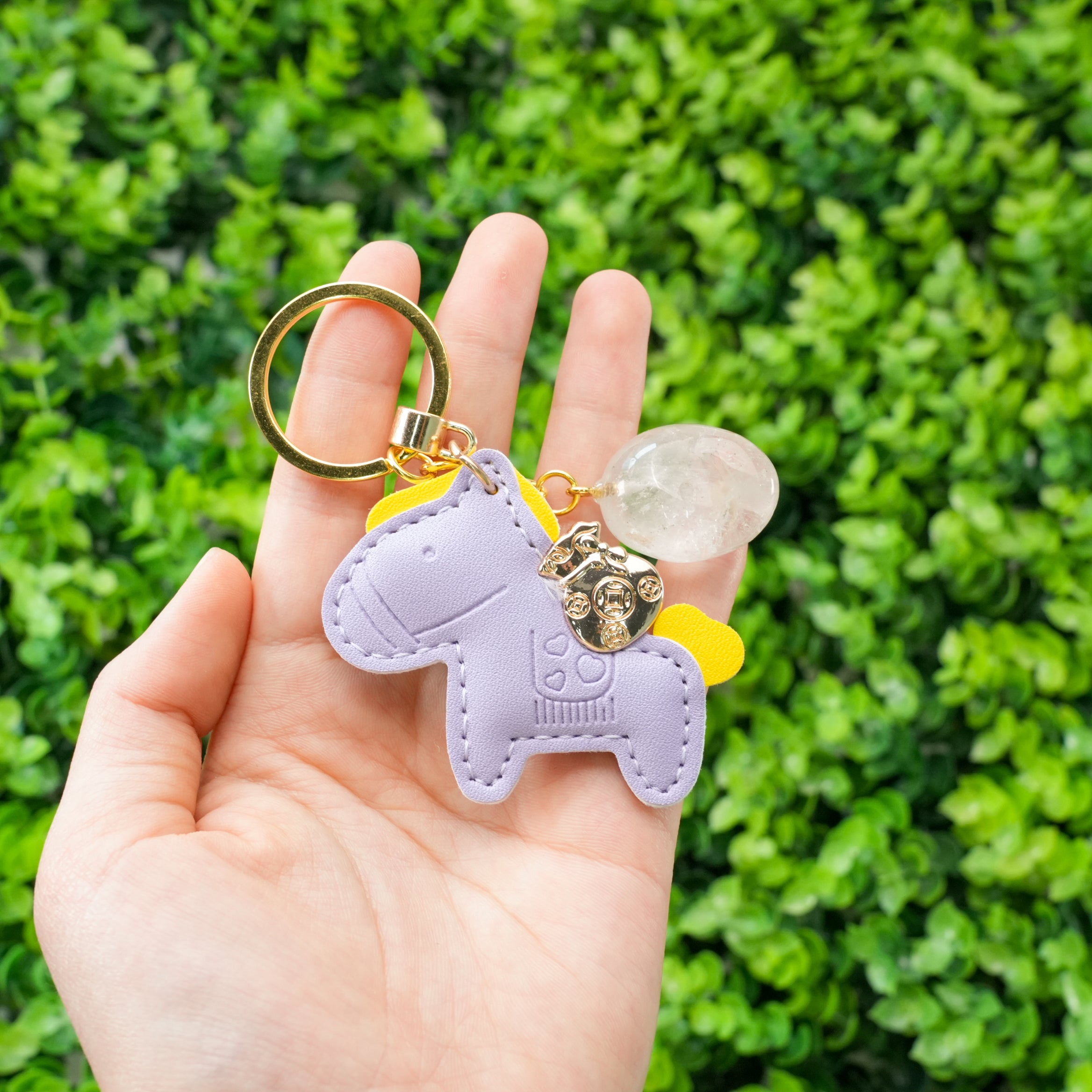 Natural Crystal Pony Keychain - Hand-Carved Gemstone Horse Bag Charm, Spiritual Animal Healing Stone Key Ring, Lucky Charm Gift for Women & Girls