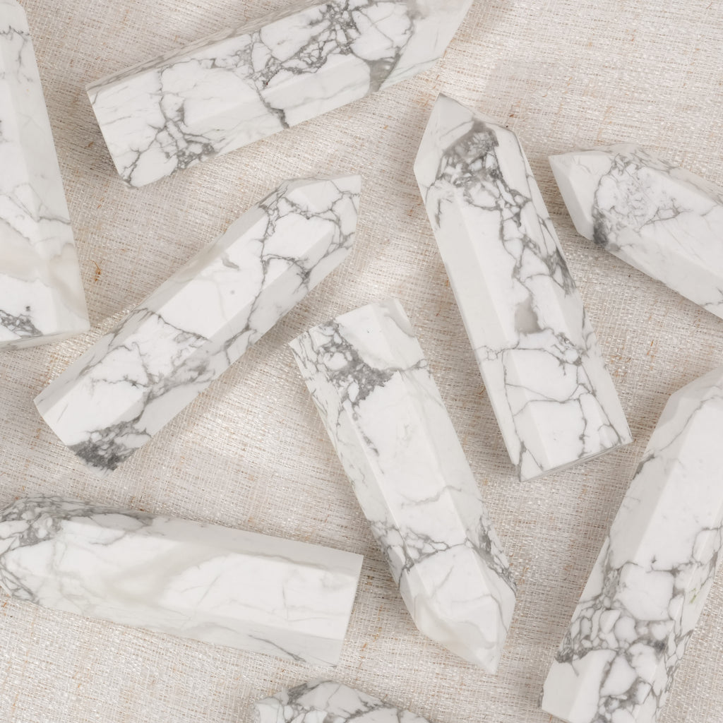 Howlite Point