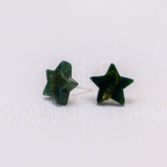 These Moss Agate Pentagram Earrings are ideal for fostering spiritual growth and emotional well-being.