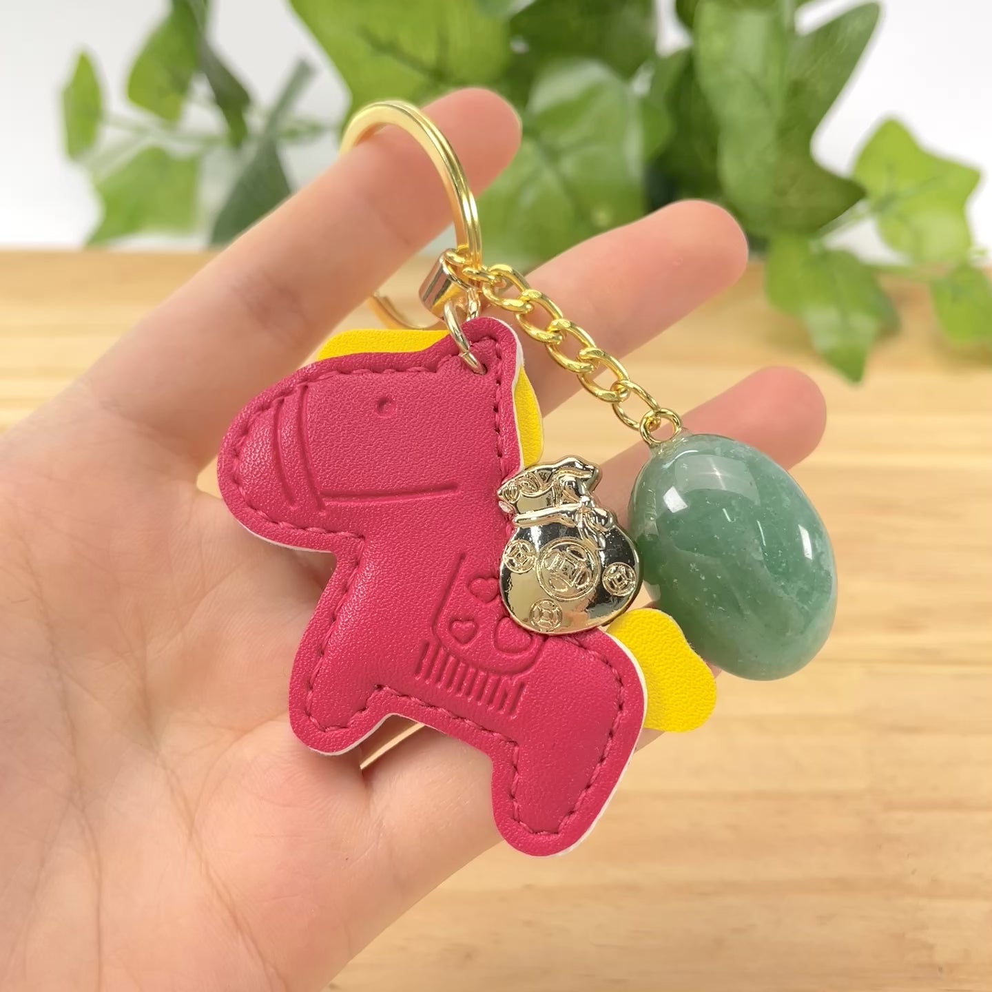 Natural Crystal Pony Keychain - Hand-Carved Gemstone Horse Bag Charm, Spiritual Animal Healing Stone Key Ring, Lucky Charm Gift for Women & Girls