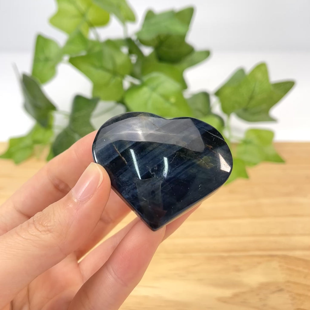 Blue Tiger's Eye Heart Crystal, Polished Heart-Shaped Worry Stone for Anxiety Relief, Reiki Healing Crystal, Meditation Pocket Stone, Spiritual Gift for Her