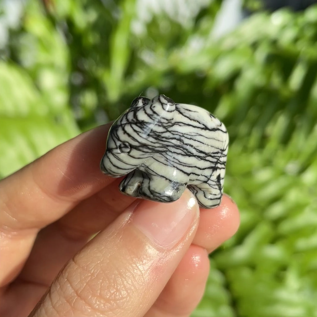 Black Net Stone Bear Mini Carving